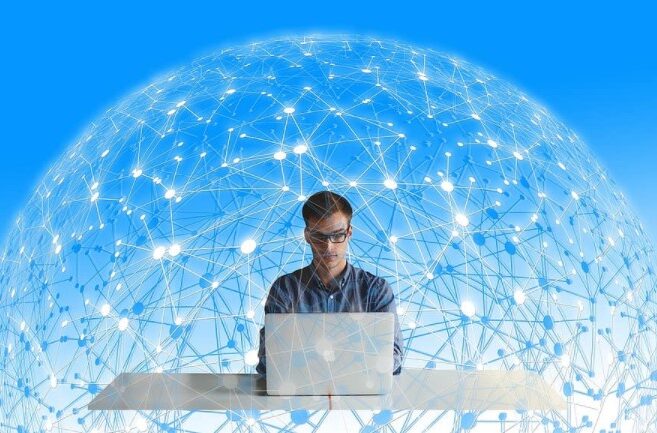 Localizzazione del sito web vs. traduzione: qual è la scelta giusta per la tua strategia aziendale globale?