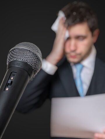 Orador público que necesita servicios de traducción profesional