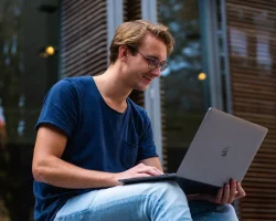 selective-focus-photo-of-man-using-laptop-1438081 selective-focus-photo-of-man-using-laptop-1438081